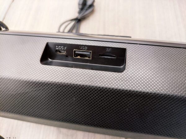 Altavoz Portátil Luces LED - Imagen 9