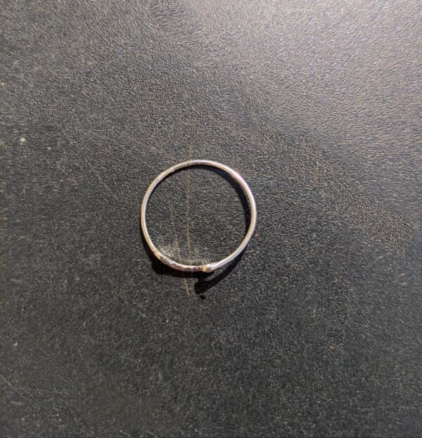Anillo Flecha Ajustable Plata de Ley - Imagen 3