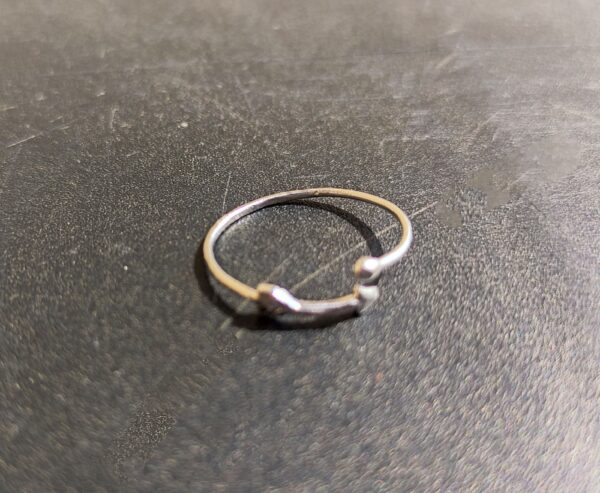 Anillo Flecha Ajustable Plata de Ley - Imagen 2