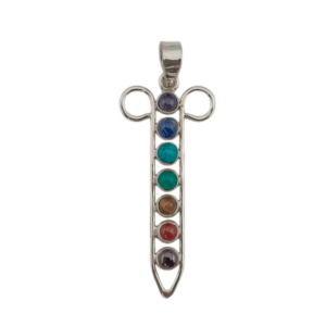 Joya espiritual: colgante de los 7 chakras en plata de ley, ideal para el equilibrio energético.