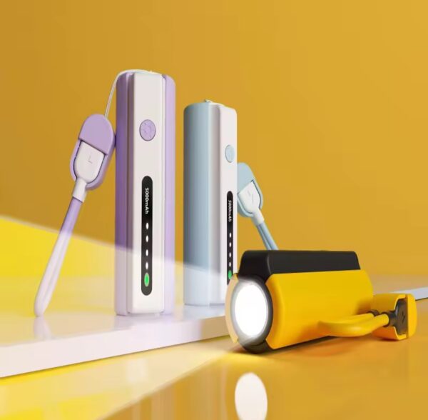 Batería externa Yourz ZS-340 con linterna, ideal para viajes y emergencias.