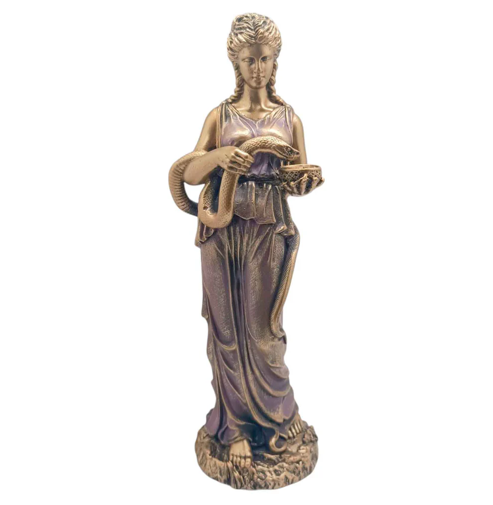 Figura Higia Diosa Salud Resina 30cm 🐍 Estatua mitológica de la diosa Higía de frente sosteniendo una serpiente sagrada y una copa con acabados dorados y túnica morada sobre fondo blanco