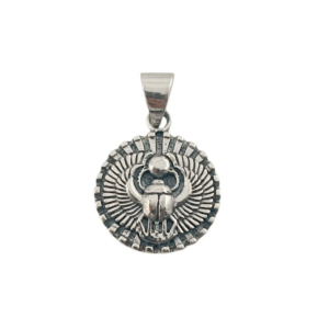 Colgante de plata de ley, amuleto del escarabajo egipcio (escarabeo), 18 mm.