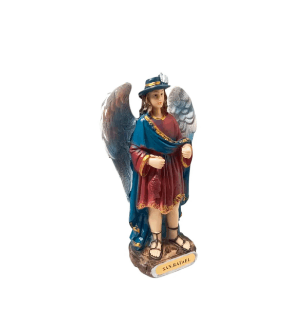 Estatua del Arcángel San Rafael, protector de los viajeros y sanador, lado lateral.
