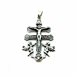 Colgante de plata 925 con la Cruz de Caravaca, medidas 23 x 35 mm.