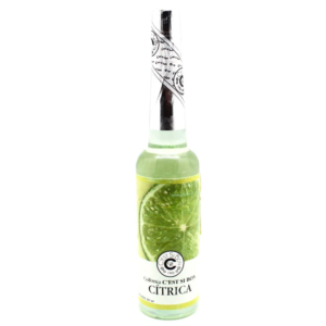 Botella de Colonia C'est si Bon Murray Lanman original de 221ml para rituales de buena suerte sobre fondo blanco