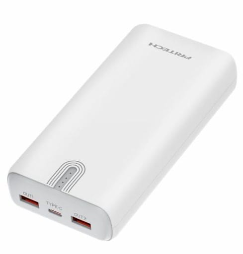 Conectores Carga Rápida Pritech ⚡ Render en fondo blanco del cargador portatil pritech con dos salidas usb de color naranja y un puerto central tipo C