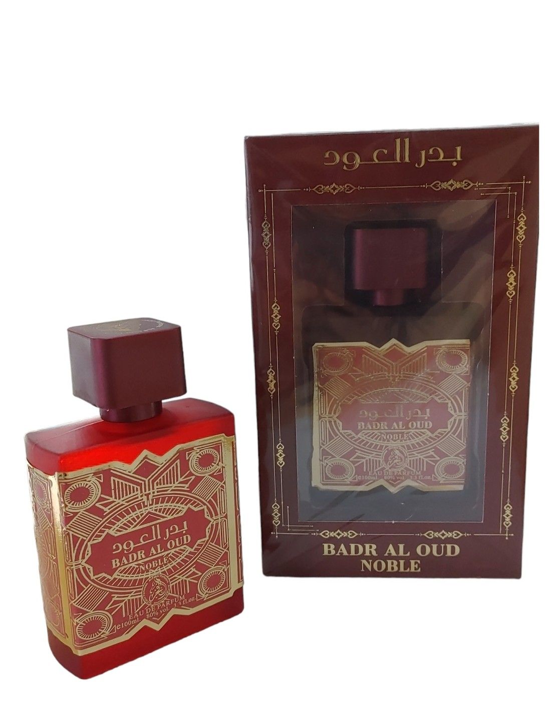 Perfume Arabe Khususi Badr Al Oud Noble Original 👑 Botella de lujo de diseno imponente del perfume arabe khususi badr al oud noble de cien mililitros mostrando sus relieves plateados y su caja de gala